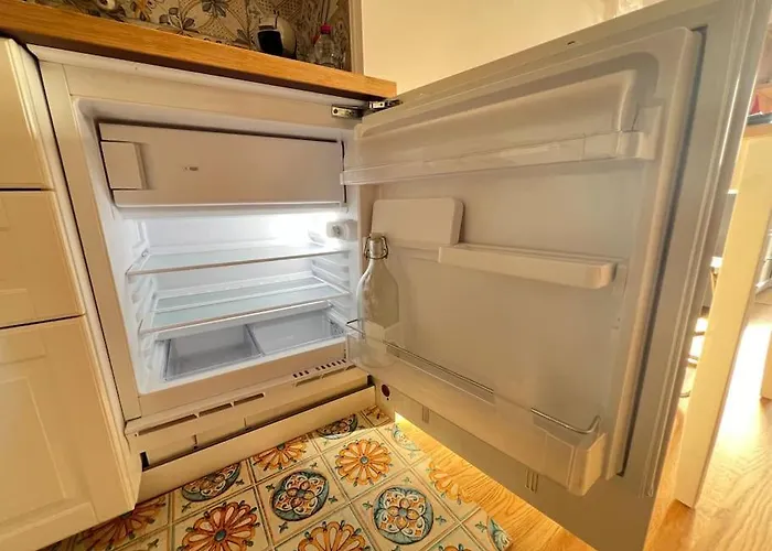 Lady Marian Apartment *