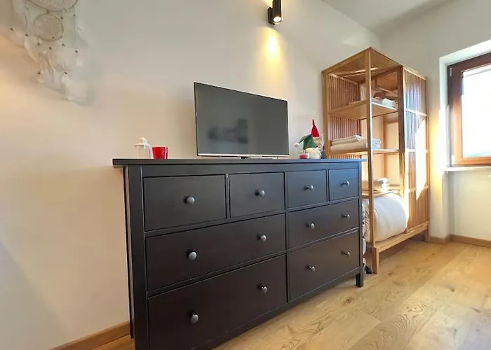 Lady Marian Apartment